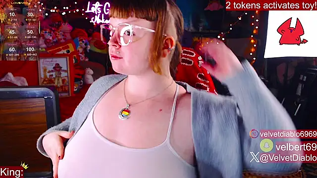 VelvetDiablo online show from November 18, 2025, 12:15 am