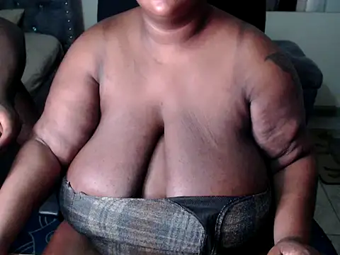 ebonybbwcouples online show from November 27, 2025, 11:38 pm