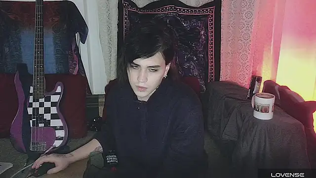 sademobeer online show from December 5, 2025, 1:43 pm