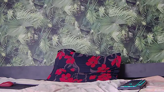 Snapshot of Alison_Drew chatting on December 2, 2025, 10:11 pm Alison Drew online show from December 2, 2025, 10:11 pm