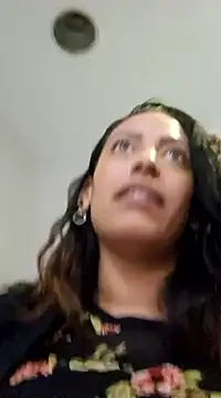 Snapshot of Nikkierosee chatting on March 8, 2025, 8:25 pm Nikkierosee online show from March 8, 2025, 8:25 pm