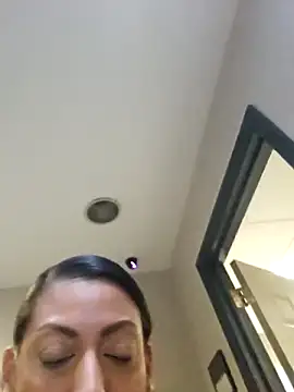 Snapshot of Nikkierosee chatting on March 18, 2025, 2:18 am Nikkierosee online show from March 18, 2025, 2:18 am