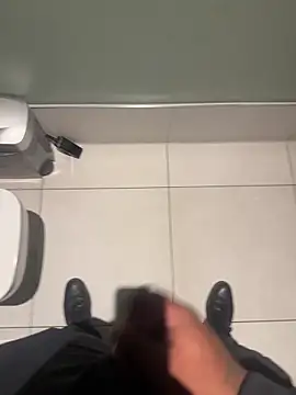 chocolatelongstrokes online show from March 28, 2026, 11:44 am