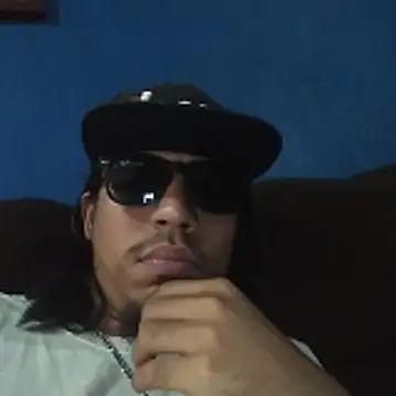 Snapshot of AlexAlejandro13 chatting on April 23, 2026, 9:27 pm AlexAlejandro13 online show from April 23, 2026, 9:27 pm