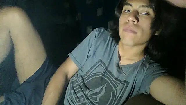 Snapshot of AlexAlejandro13 chatting on May 11, 2026, 9:21 am AlexAlejandro13 online show from May 11, 2026, 9:21 am