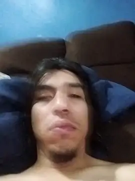 Snapshot of AlexAlejandro13 chatting on May 31, 2026, 6:20 pm AlexAlejandro13 online show from May 31, 2026, 6:20 pm
