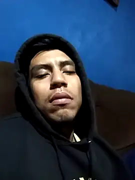 AlexAlejandro13 online show from January 6, 2025, 11:52 pm