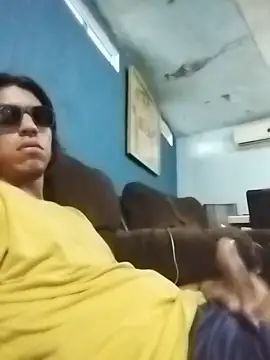 Snapshot of AlexAlejandro13 chatting on May 25, 2026, 12:21 am AlexAlejandro13 online show from May 25, 2026, 12:21 am