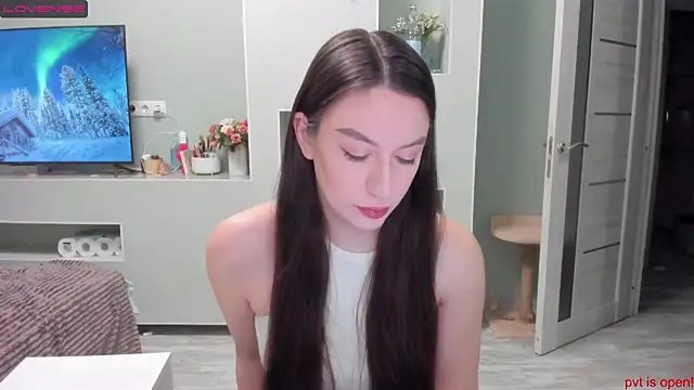 JuliaDiksonX online show from January 28, 2025, 9:41 am