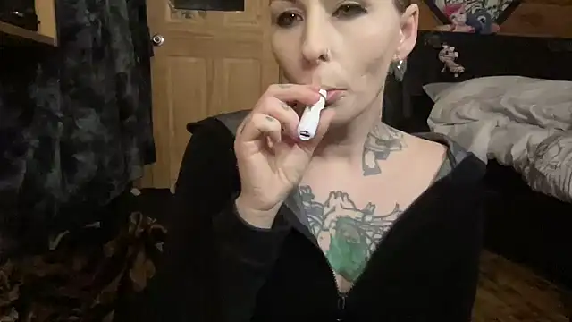 TeenyDoll online show from March 25, 2026, 2:55 am