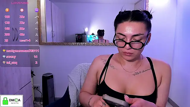 Snapshot of EricaVanderhill chatting on June 14, 2026, 2:24 am EricaVanderhill online show from June 14, 2026, 2:24 am