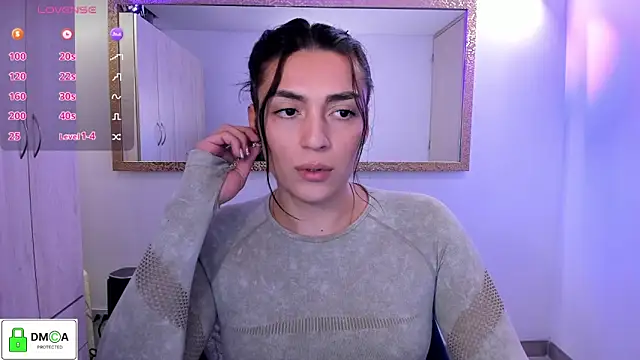 Snapshot of EricaVanderhill chatting on May 21, 2026, 12:19 am EricaVanderhill online show from May 21, 2026, 12:19 am