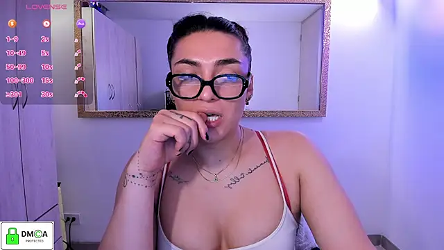 Snapshot of EricaVanderhill chatting on July 6, 2026, 7:49 pm EricaVanderhill online show from July 6, 2026, 7:49 pm