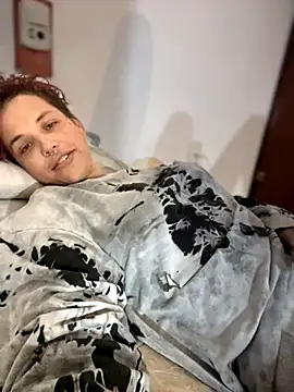 Snapshot of Alicbranca chatting on October 12, 2025, 8:05 am Alicbranca online show from October 12, 2025, 8:05 am