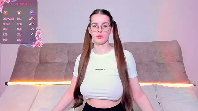Snapshot of AriellaTesk chatting on September 9, 2025, 4:22 am AriellaTesk online show from September 9, 2025, 4:22 am