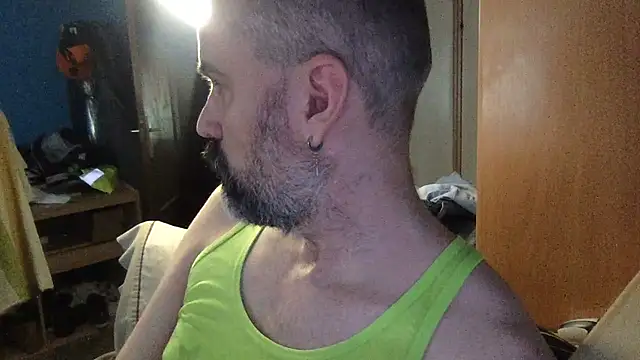 pollito1985 2 online show from February 11, 2026, 9:42 am