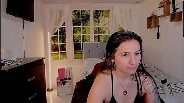vanessabrown  online show from July 7, 2026, 3:59 pm