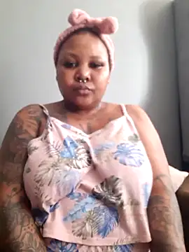 Snapshot of PearlSexxy69 chatting on October 4, 2025, 8:27 am PearlSexxy69 online show from October 4, 2025, 8:27 am