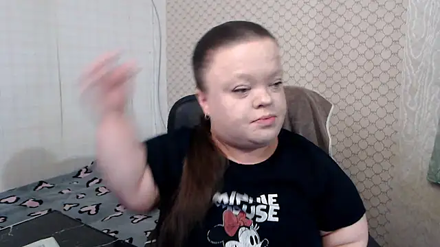 Janiffer MiMi online show from May 11, 2026, 4:04 pm