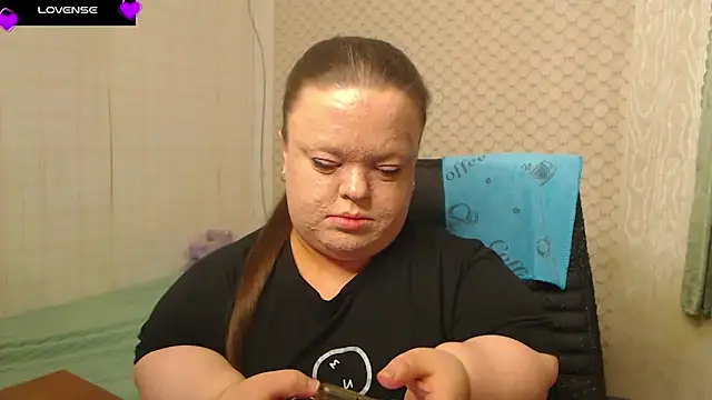 Janiffer MiMi online show from April 19, 2026, 3:57 pm