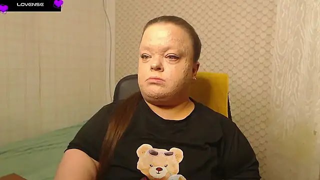 Janiffer MiMi online show from April 7, 2026, 5:48 pm