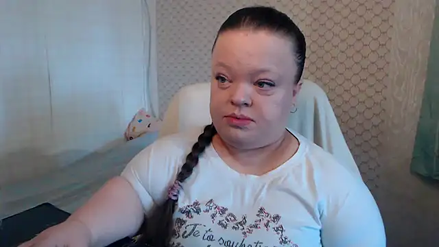Janiffer MiMi online show from May 25, 2026, 3:55 pm