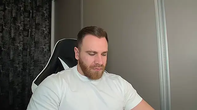 Snapshot of Thori92 chatting on February 7, 2026, 5:21 pm Thori92 online show from February 7, 2026, 5:21 pm