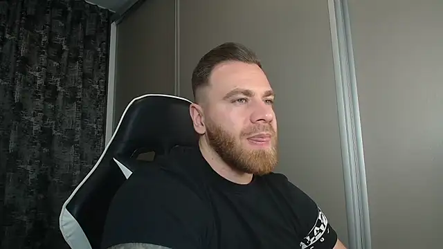 Snapshot of Thori92 chatting on February 14, 2026, 5:46 pm Thori92 online show from February 14, 2026, 5:46 pm