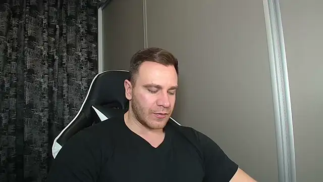 Snapshot of Thori92 chatting on February 26, 2026, 5:13 pm Thori92 online show from February 26, 2026, 5:13 pm