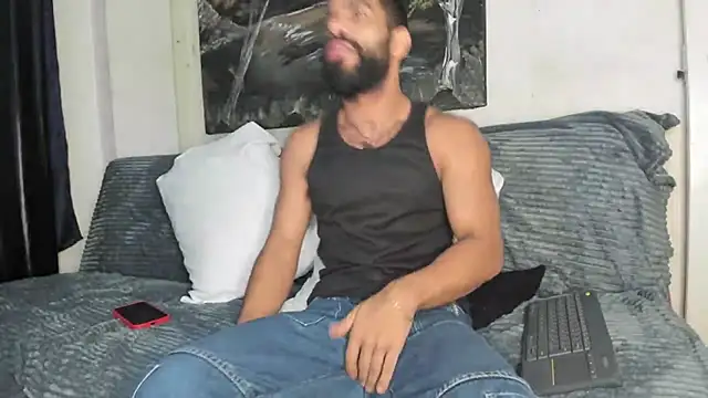 sweatyhairypig23 online show from October 5, 2025, 6:04 am