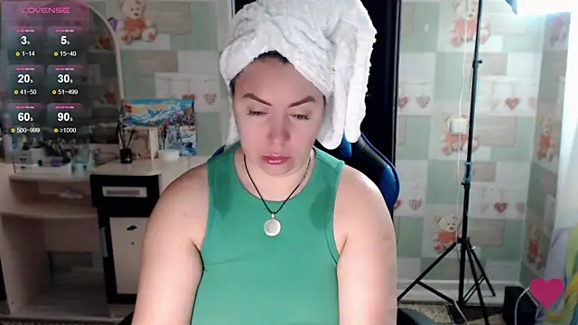 Korolek12 online show from December 2, 2025, 4:58 am