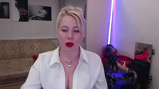 MistressMilfa online show from February 22, 2026, 4:41 pm
