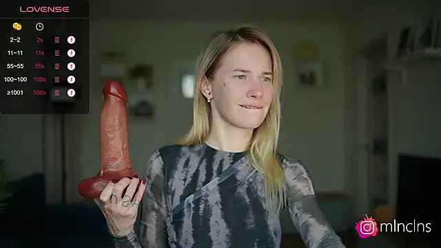 melanielwithu online show from October 3, 2025, 2:51 pm