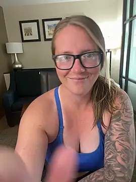 Lizzyloo online show from February 25, 2026, 3:01 pm