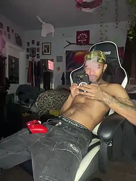 Snapshot of spideyzaddy chatting on November 25, 2025, 1:28 am spideyzaddy online show from November 25, 2025, 1:28 am