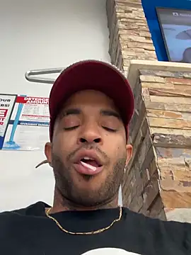 Snapshot of spideyzaddy chatting on March 12, 2026, 12:49 am spideyzaddy online show from March 12, 2026, 12:49 am