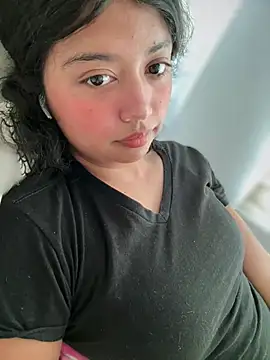 Peach Girll online show from July 15, 2026, 8:27 pm