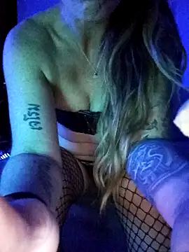 Snapshot of MilaRouche chatting on September 19, 2025, 1:20 am MilaRouche online show from September 19, 2025, 1:20 am