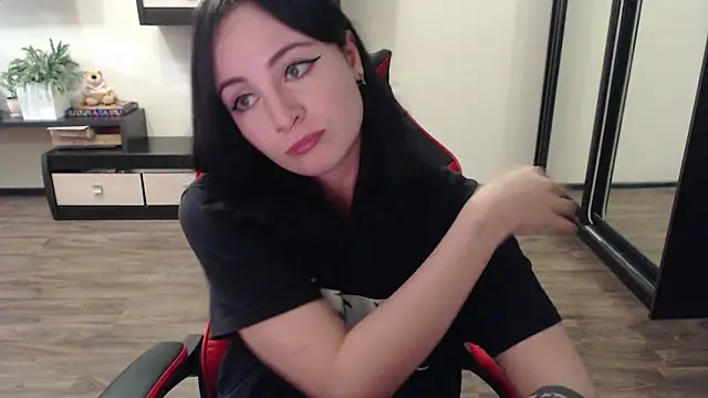 Laralianna online show from September 25, 2025, 12:44 pm