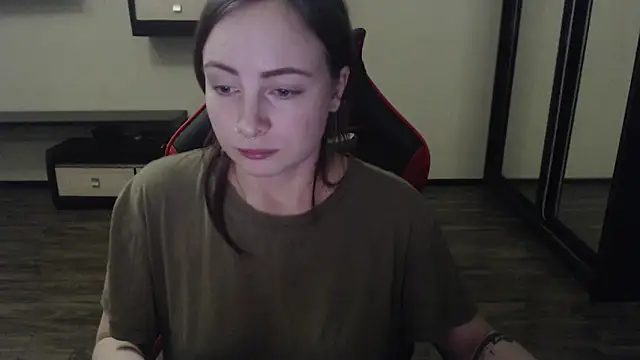 Laralianna online show from March 17, 2025, 3:40 pm