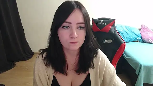 Laralianna online show from October 27, 2025, 5:58 pm