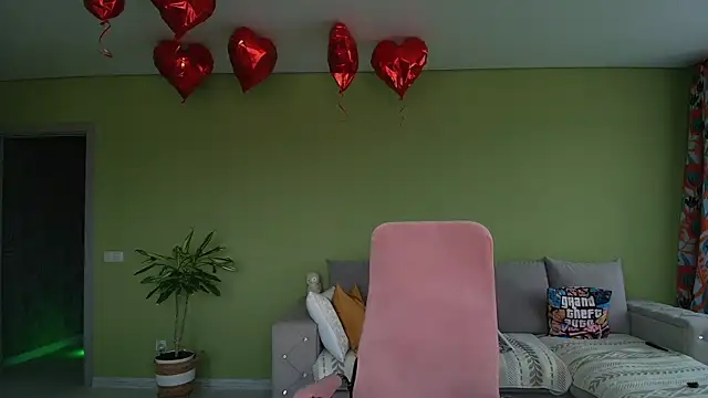 Snapshot of Cuddle_Cat chatting on June 18, 2026, 6:12 am Cuddle Cat online show from June 18, 2026, 6:12 am