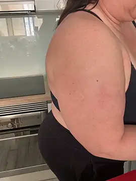 sweeti Em online show from April 12, 2026, 3:15 pm