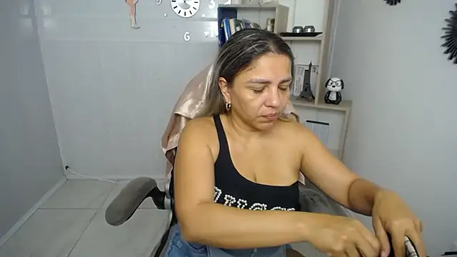 cum bigass online show from May 29, 2026, 12:22 pm