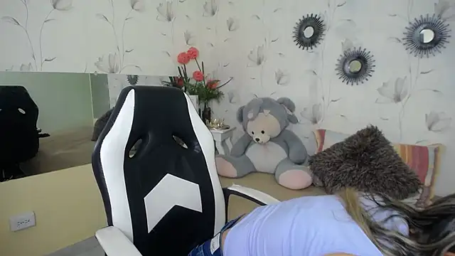 cum bigass online show from December 19, 2025, 12:40 pm