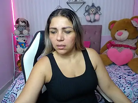 cum bigass online show from September 26, 2025, 12:23 pm