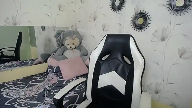 cum bigass online show from October 14, 2025, 12:06 pm