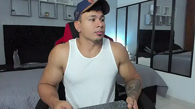 Snapshot of tyler_hank01 chatting on October 13, 2025, 5:58 pm tyler hank01 online show from October 13, 2025, 5:58 pm