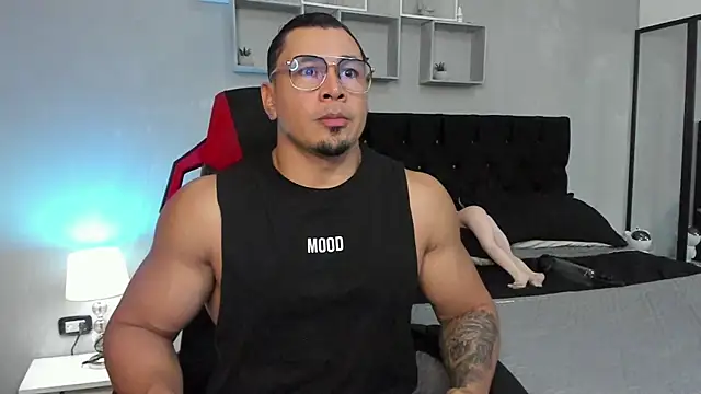 Snapshot of tyler_hank01 chatting on November 1, 2025, 10:03 pm tyler hank01 online show from November 1, 2025, 10:03 pm