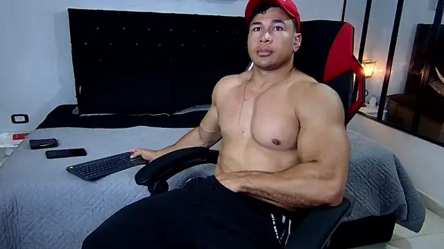 Snapshot of tyler_hank01 chatting on March 13, 2025, 1:40 pm tyler hank01 online show from March 13, 2025, 1:40 pm